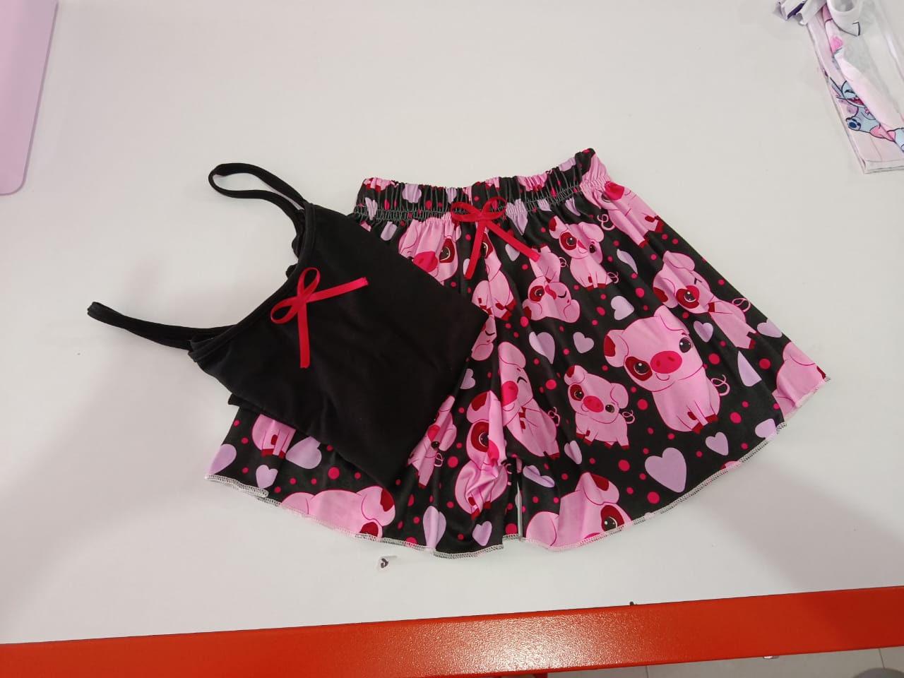 Pijama negra con estampado divertido