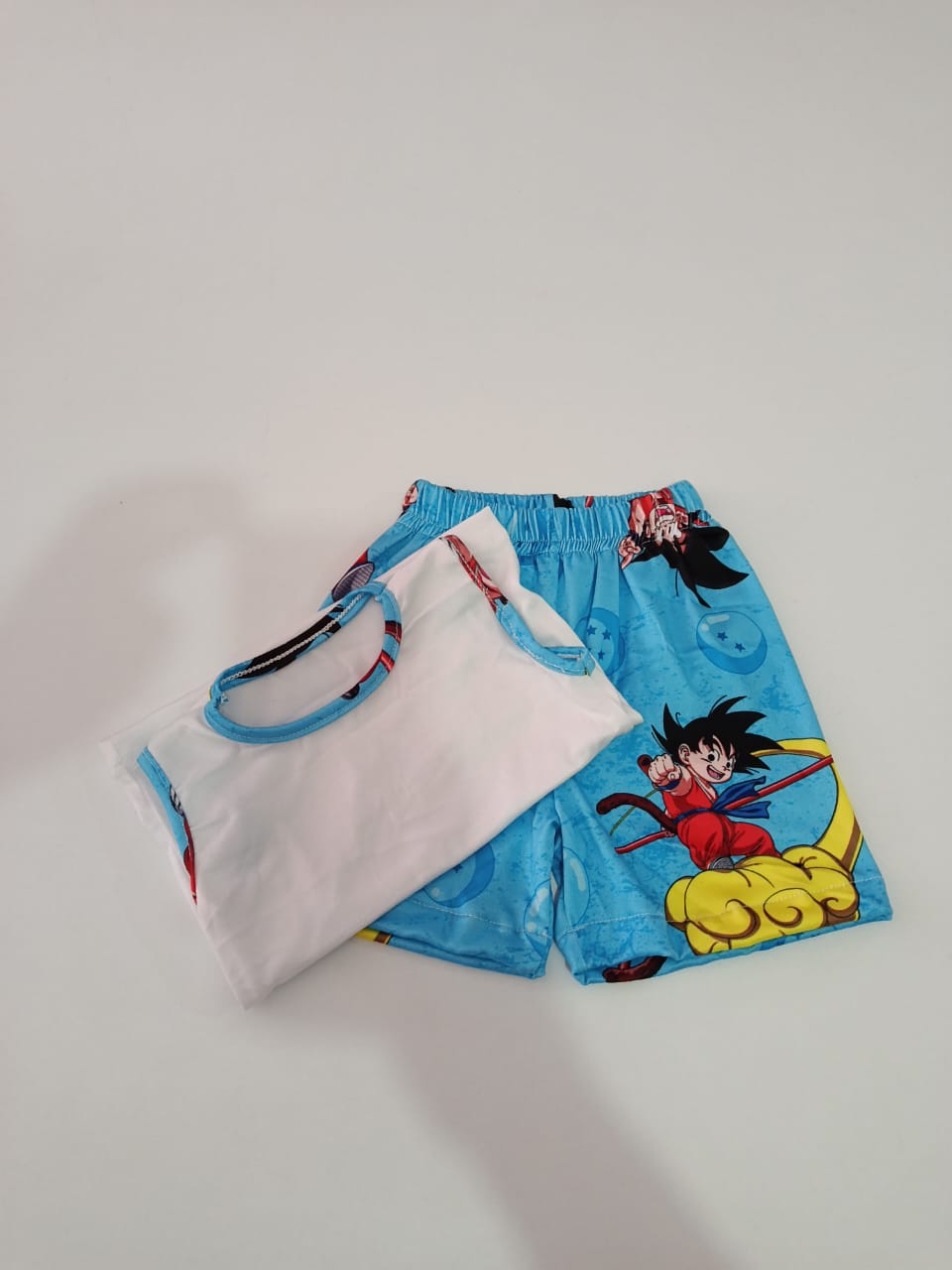 Pijama azul con estampado de personaje